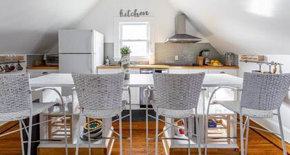 Renovated 2BR Retreat / Modern Comforts Included