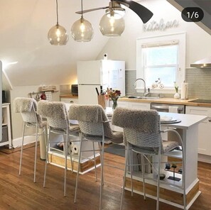 Fridge, microwave, oven, stovetop - Renovated 2BR Retreat / Modern Comforts Included (Bridgeport)