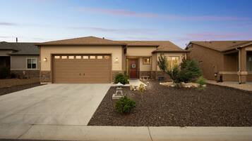 House, 3 Bedrooms | Exterior