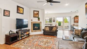 House, 3 Bedrooms | Living area | Smart TV