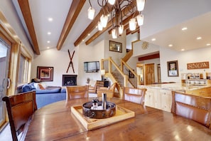 Condo, 3 habitaciones | Interior