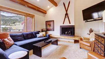 Kondominium, 3 kamar tidur | Area keluarga | Smart TV