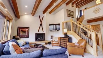 Condo, 3 Bedrooms | Living area | Smart TV