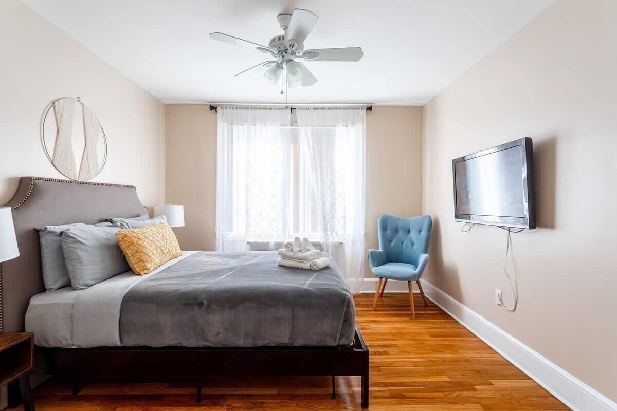 3 bedrooms, iron/ironing board, travel crib, WiFi