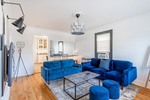 Televisión, estéreo y oficina 