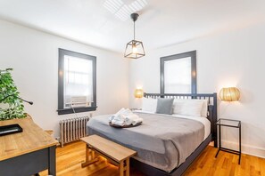 2 habitaciones, tabla de planchar con plancha, cuna de viaje y wifi 