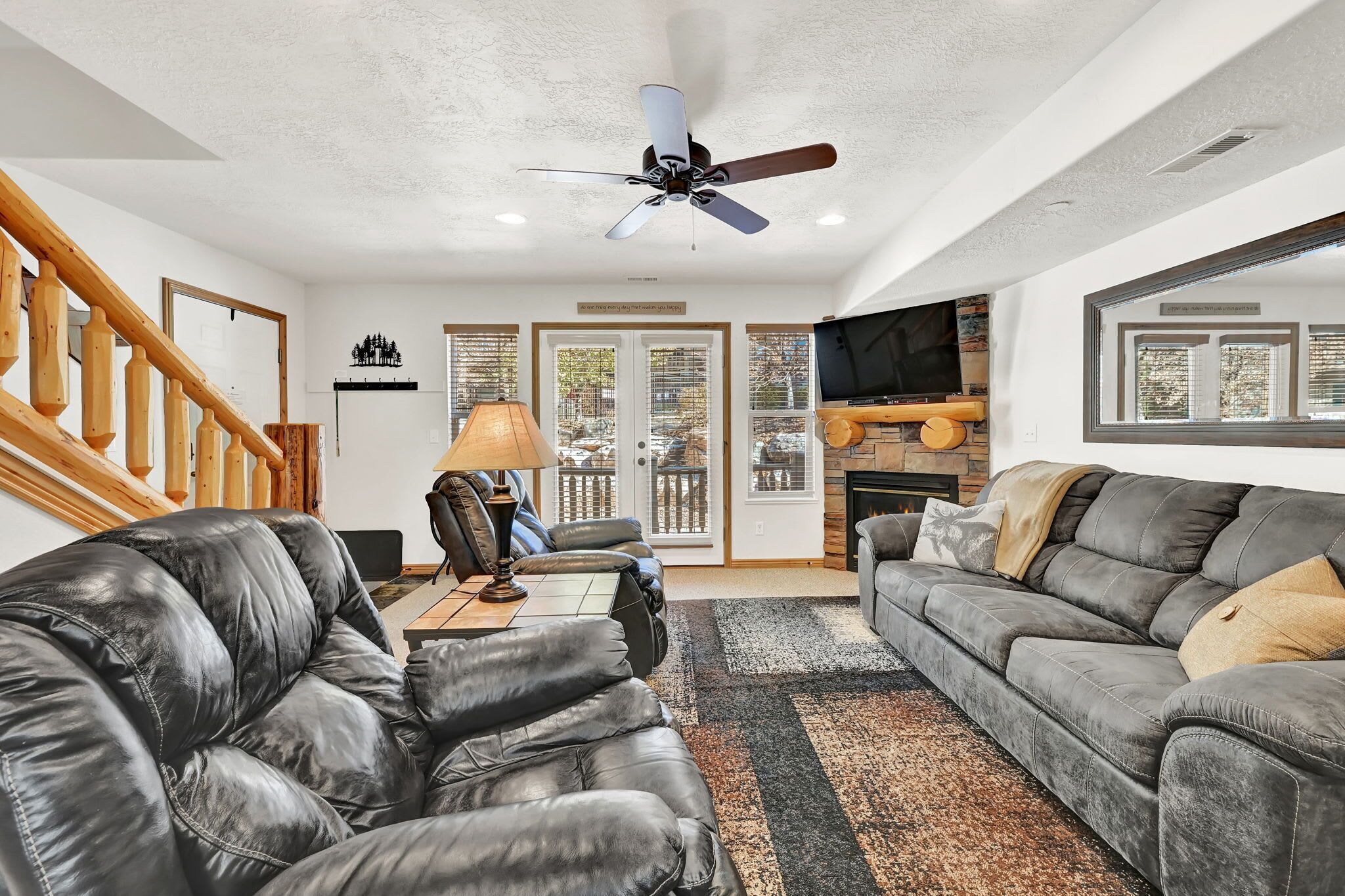 TV, fireplace, offices