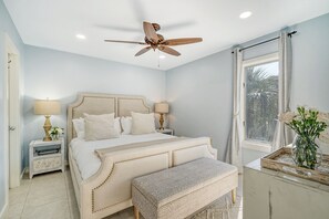 1 slaapkamer, een strijkplank/strijkijzer, gratis wifi, beddengoed