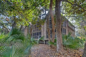 Property grounds - Steps to Kiawah's famous beaches (Kiawah Island)