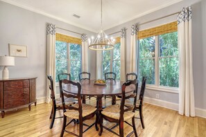 Dining - Stunning spacious property in popular area! (Kiawah Island)