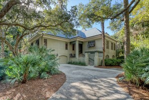 Exterior - Stunning spacious property in popular area! (Kiawah Island)