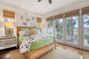 5 室のベッドルーム、アイロン / アイロン台、WiFi (無料)、ベッドシーツ