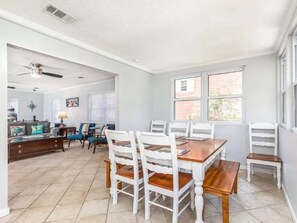 Dining - Dog-friendly! Unique Home, separate lower suite,  5-block walk to the beach (Tybee Island)