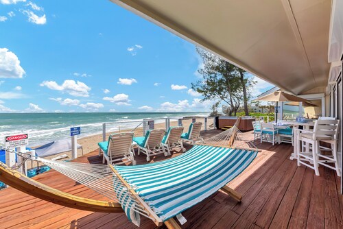 Aquarius Oceanside: 9BR/8BA Beachfront w/ Pool, Hot Tub, Elevator & Riverfront