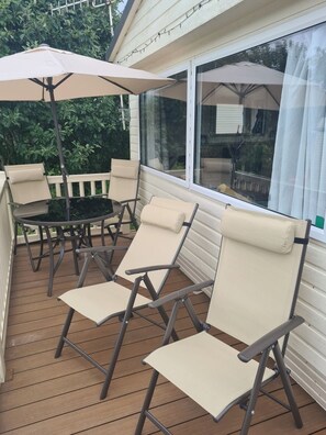 Property grounds - 2 Bed Lodge - Sleeps 5 - Parking - Pets - Wifi (Millom)