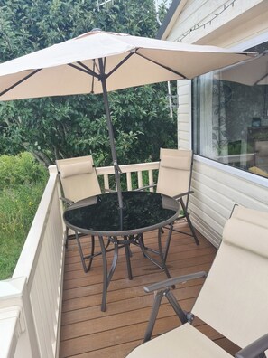 Property grounds - 2 Bed Lodge - Sleeps 5 - Parking - Pets - Wifi (Millom)