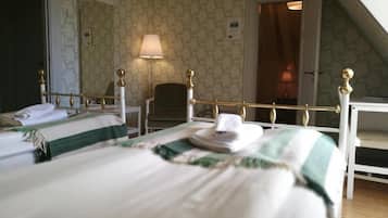 Standard Triple Room, Multiple Beds | Free WiFi, bed sheets