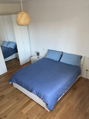 1 室のベッドルーム、アイロン / アイロン台、旅行用ベビーベッド、WiFi (無料)