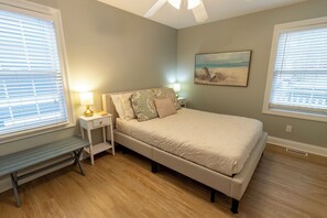 5 bedrooms, iron/ironing board, free WiFi, bed sheets