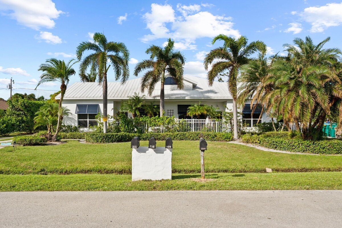 Photo 13 of Charming Beach Bungalow