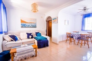 TV - Villa - pool and air conditioning situated on Camposol A, Mazarron, Murcia. (Mazarrón)