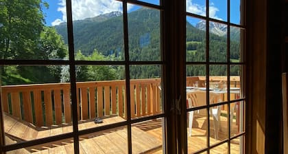 FOR QUIET LOVERS WITH A VIEW