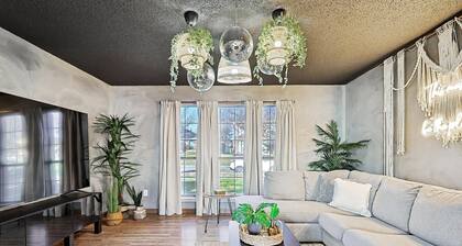 Tulum Resort-Style in Texas: Pool Oasis, Games