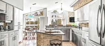 The Robins Nest|Lakefront Home w/ Pool & Theater