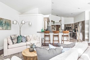 TV, fireplace, video games, offices - The Robins Nest|Lakefront Home w/ Pool & Theater (Odessa)