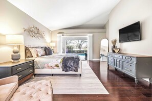 4 habitaciones, escritorio, tabla de planchar con plancha y wifi 