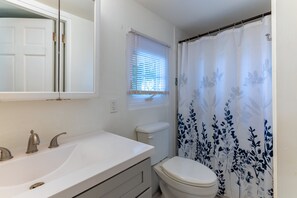 Hårtørrer, håndklæder, Sæbe, Toiletpapir