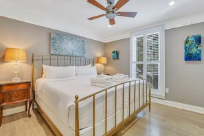 2 sovrum, strykjärn/strykbräda, gratis wi-fi och sängkläder