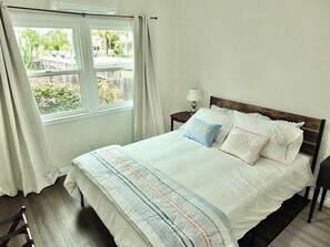 1 chambre, fer et planche à repasser, Wi-Fi, literie fournie