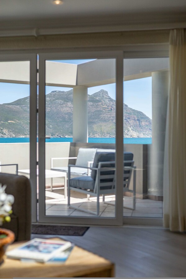 Apartment, Smoking | 3 bedrooms, Internet