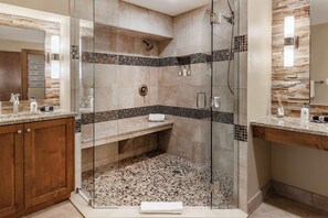 Douche, séchoir à cheveux