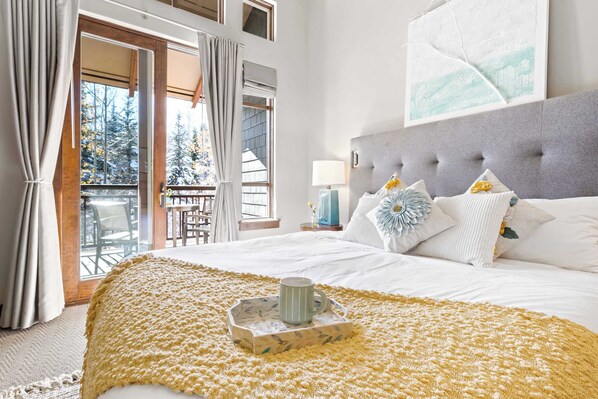 1 bedroom, iron/ironing board, travel crib, WiFi