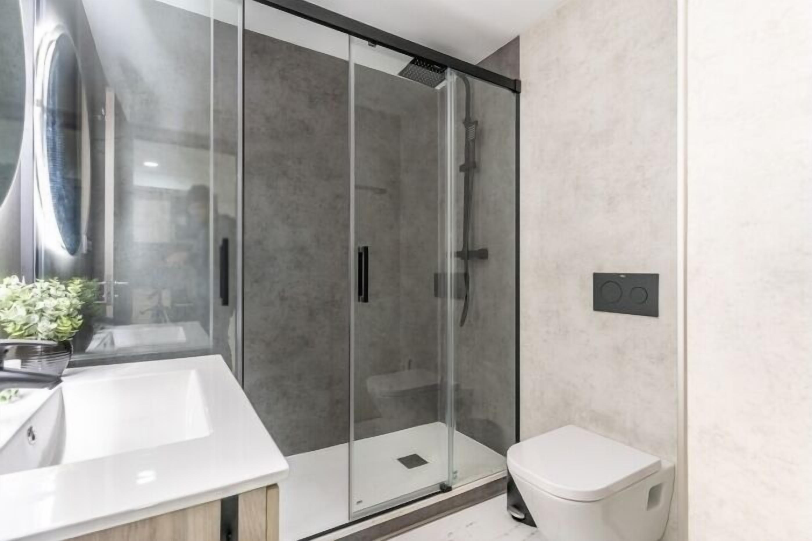 Hårføner og håndklær