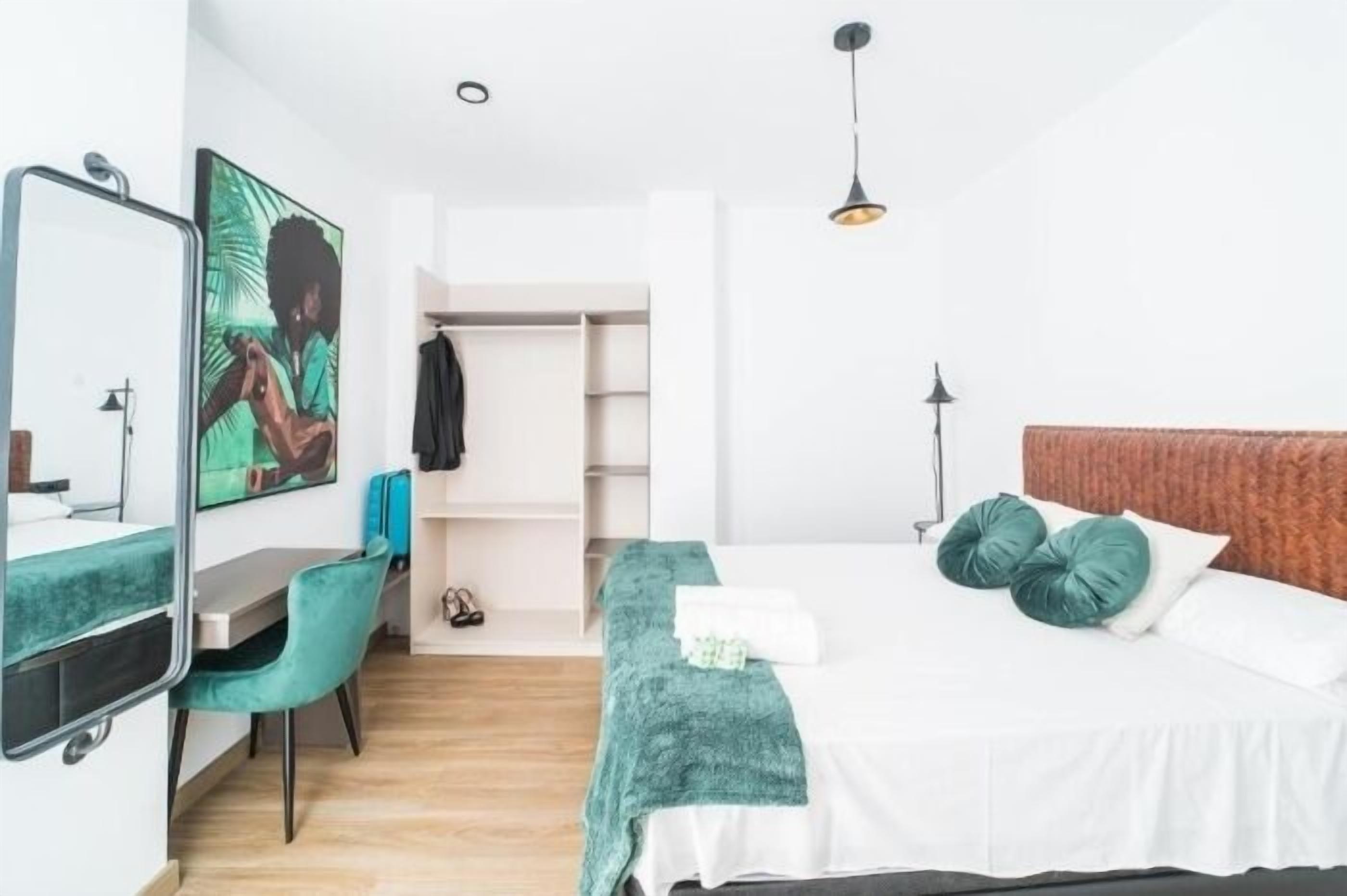 2 dormitorios y Internet