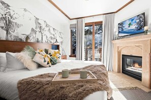 2 bedrooms, iron/ironing board, travel crib, WiFi - Penthouse at Peace | Waterfall Pool (Park City)