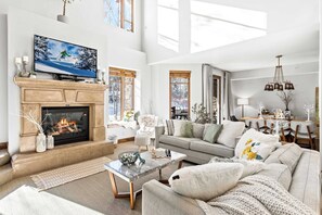 TV, fireplace, video games, table football - Serenity Penthouse | Hyatt Centric (Park City)