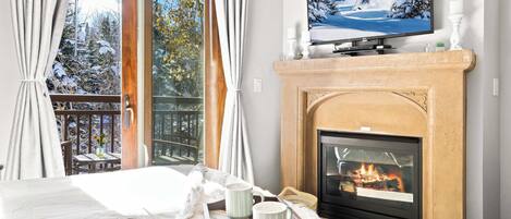 3 bedrooms, iron/ironing board, travel cot, WiFi