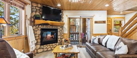 Téléviseur, foyer, bureau