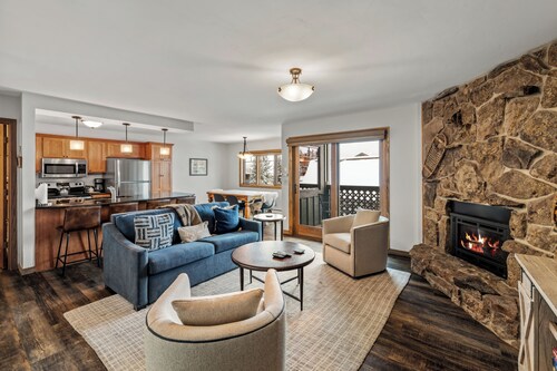 Phoenix 221 – Stylish Comfort Across from Steamboat Resort!