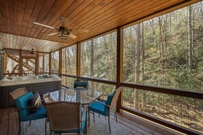 تناول الطعام بالخارج