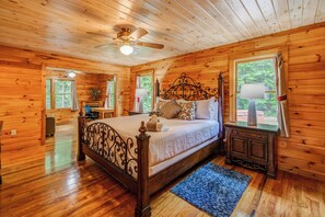 3 bedrooms, iron/ironing board, travel crib, WiFi - Minutes from downtown Blue Ridge Hot Tub & Game Room! (Blue Ridge)