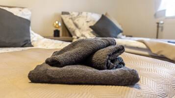 1 chambre, fer et planche Ă repasser, Wi-Fi gratuit, draps fournis