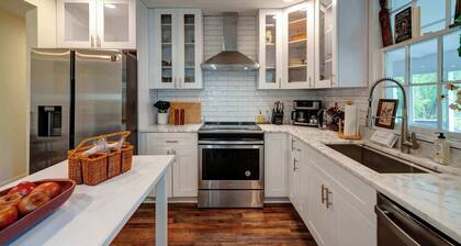 Lakefront Home w/ Private Dock – in Jasper, GA