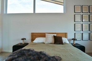 2 室のベッドルーム、デスク、アイロン / アイロン台、WiFi (無料)