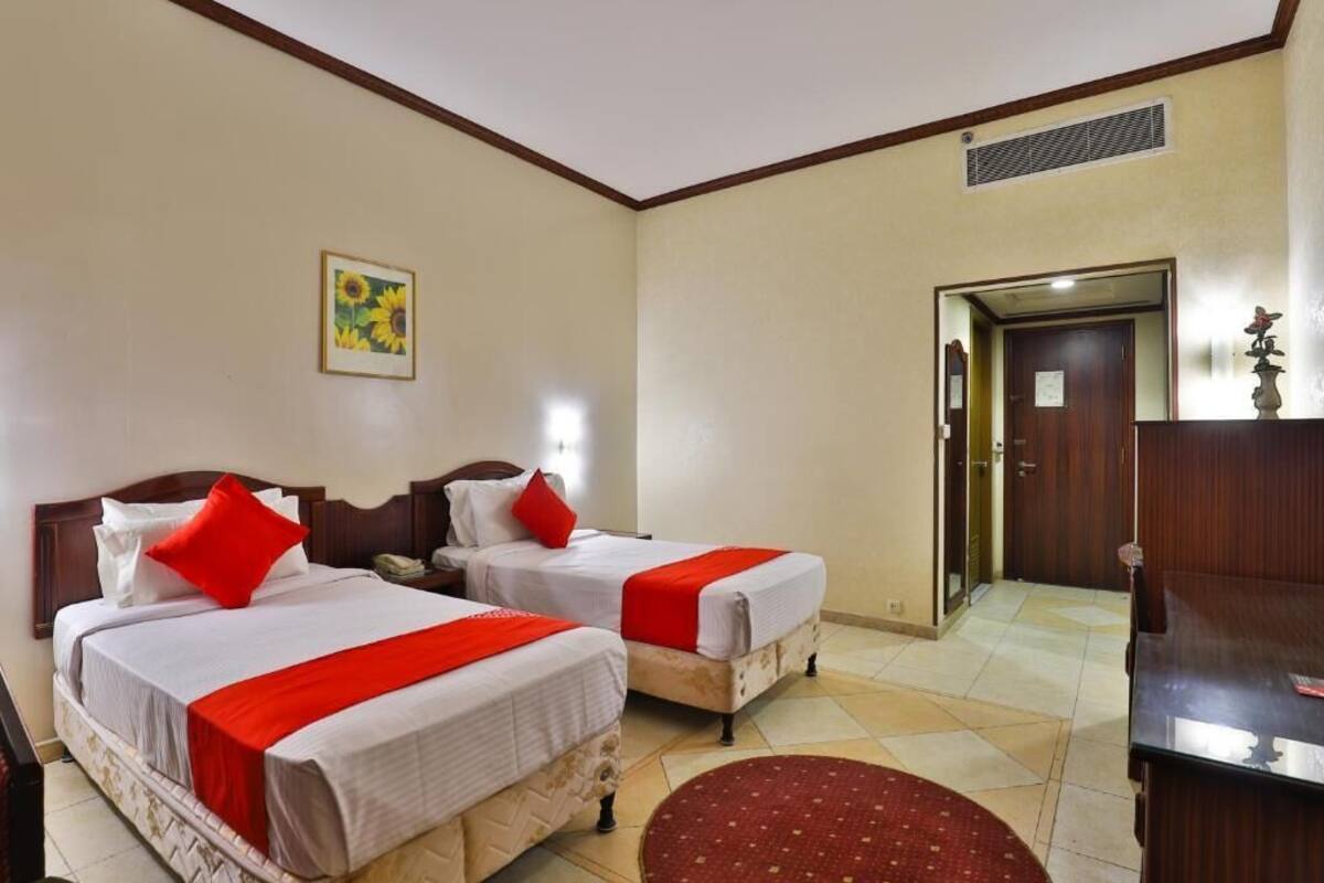 Room, 2 Twin Beds | In-room safe, soundproofing, WiFi (free), bed sheets
