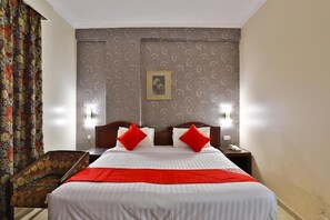 In-room safe, soundproofing, free WiFi, bed sheets - Al Asemah Hotel (Riyadh)